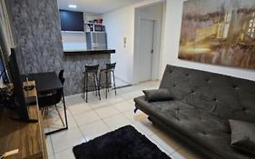 Apartamento Confortavel 2 quartos ao lado Shopping